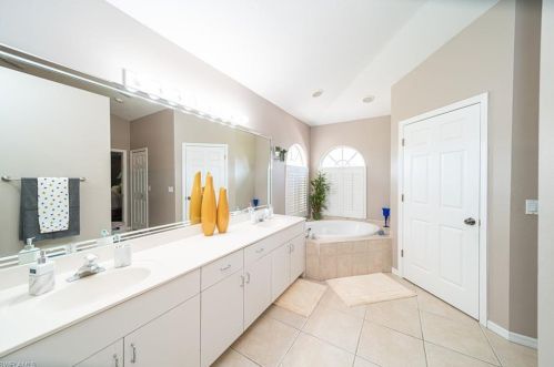 2134 19 Ave, Cape Coral FL  33990-4113 exterior