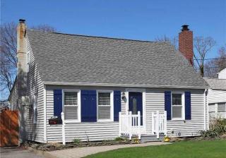 32 Walnut Ave, Canaan Lake, NY 11772-2621