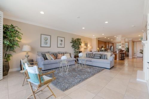 1545 Windshore Way, Oxnard CA  93035-1406 exterior