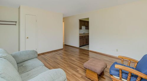 473 475, Valpo IN  46385-9238 exterior