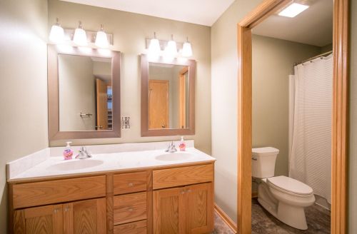 263 Stonefield Dr, Lake Mills WI  53551-1963 exterior