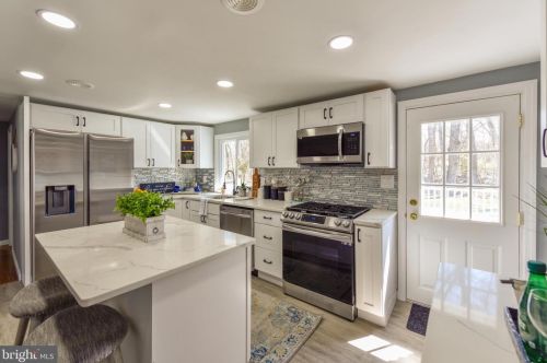 151 Hazelhurst Ave, Trenton, NJ 08638-3511