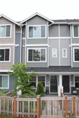 6532 High Point Dr, Seattle, WA 98126-3124