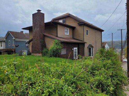 1348 Woodmont Ave, New Kensington, PA 15068-5539