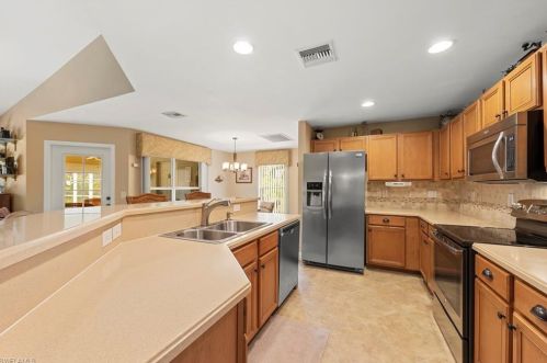 1609 20th Ave, Cape Coral FL  33991-3133 exterior