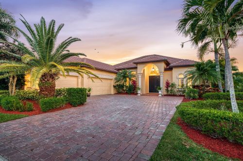 889 Grand Reserve Blvd, Fort Pierce, FL 34986-2346