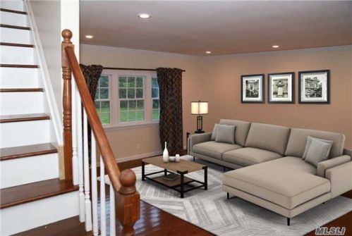 34 Andiron Ln, Brookhaven, NY 11719-9550