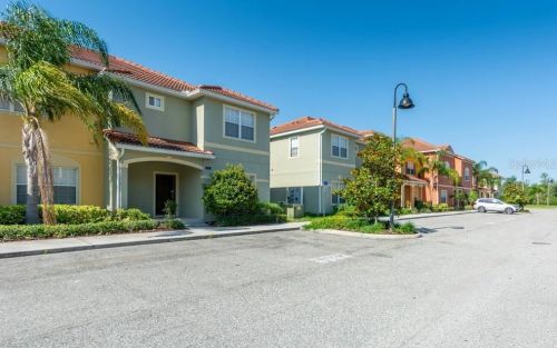 8964 Coco Palm Rd, Kissimmee, FL 34747-1583