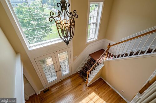 1042 Charter Oaks Dr, Lansdale PA exterior