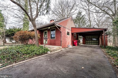 1042 Thrush Ln, Norristown, PA 19403-2220