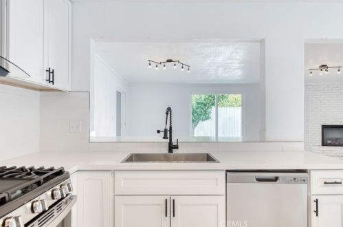 4747 Kaviland Ave, Fresno CA  93725-1716 exterior