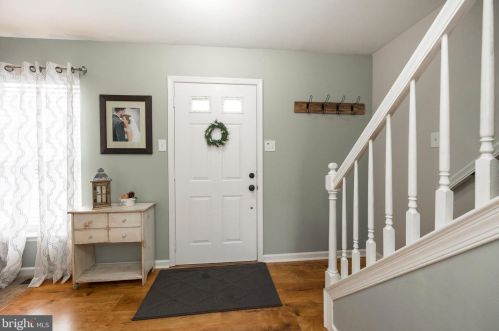 2471 Donna Ln, Pottstown, PA 19464-2688