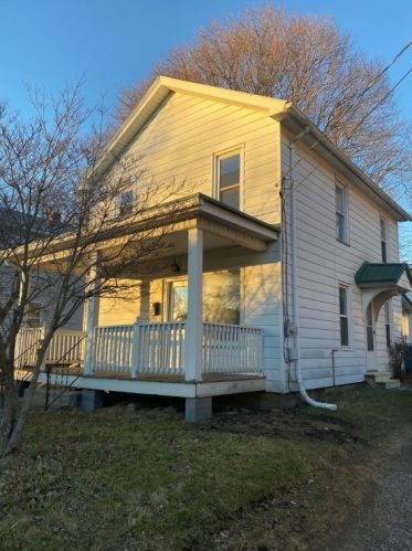 597 Washington St, Meadville, PA 16335-2446