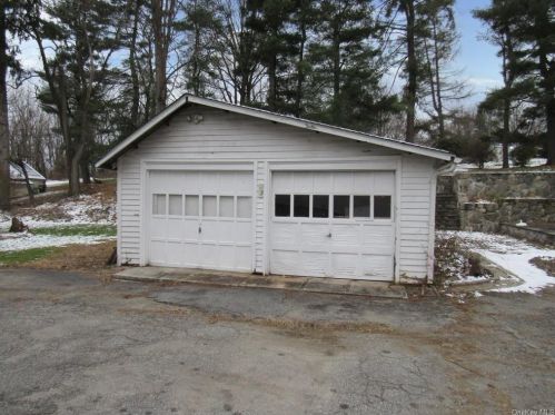 2347 Crompond Rd, Yorktown Hgts NY  10598-3735 exterior