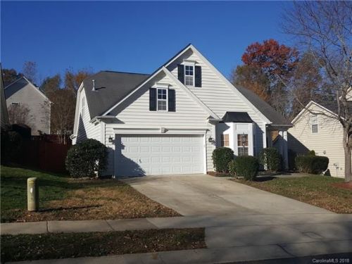 6515 Falls Lake Dr, Charlotte, NC 28270-1149