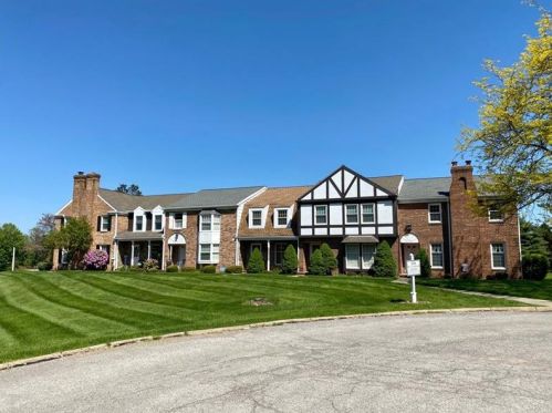 318 Windsor Rdg, New Castle, PA 16105-9178