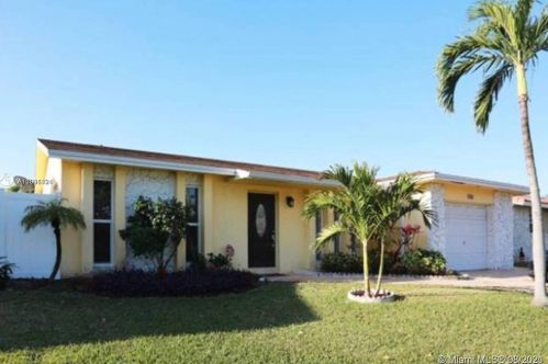 314 4th St, Dania Beach FL  33004-4710 exterior