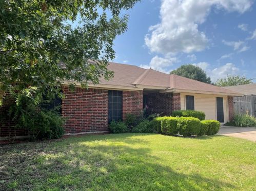901 Park Place Blvd, Midlothian TX  76065-5192 exterior