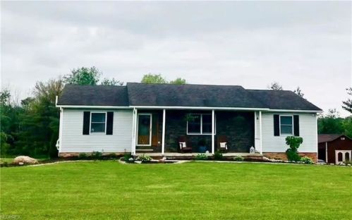 7346 Meadow View Dr, Seville, OH 44273-9709