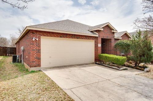 4705 Heron Pond Ln, Denton TX  76208-6809 exterior