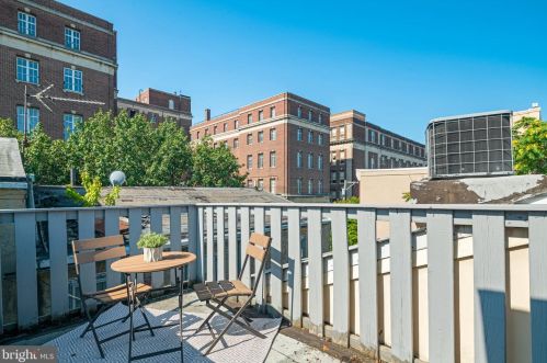 558 16th St, Philadelphia PA  19146-1550 exterior