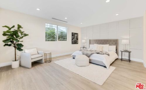 11512 La Maida St, North Hollywood CA  91601-4323 exterior