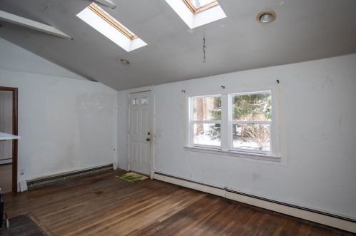 89 Chestnut Rd, Halifax, MA 02338-1102