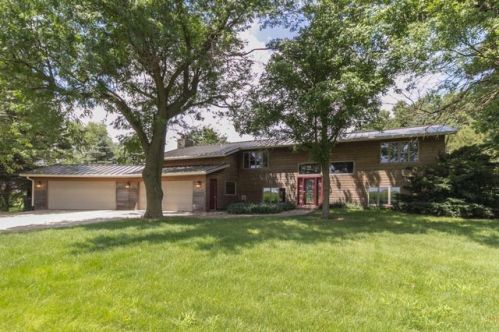 2271 250th St, Ames, IA 50014-2606
