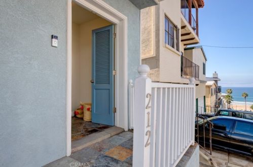 212 41st St, Manhattan Beach CA  90266-3141 exterior