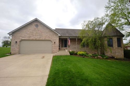 1781 Garnett Dr, Frankfort, IN 46041-6812