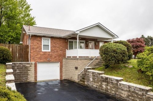 58 Longvue Cir, Ambridge, PA 15003-1162