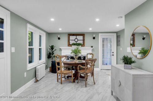 961 Front St, Tinton Falls NJ  07701-5615 exterior