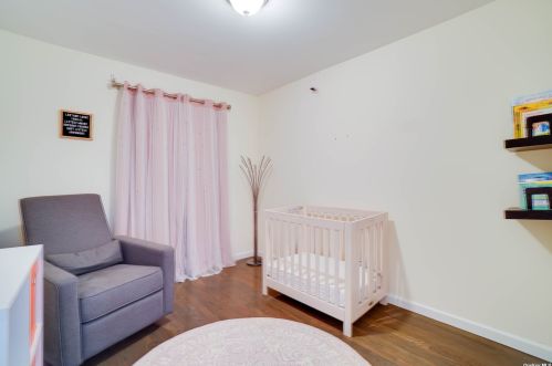 207 Butler St, Westbury NY  11590-3129 exterior