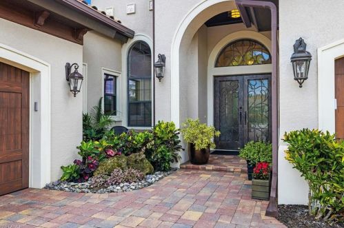 6431 Vivaldi Ct, Naples, FL 34113-1704