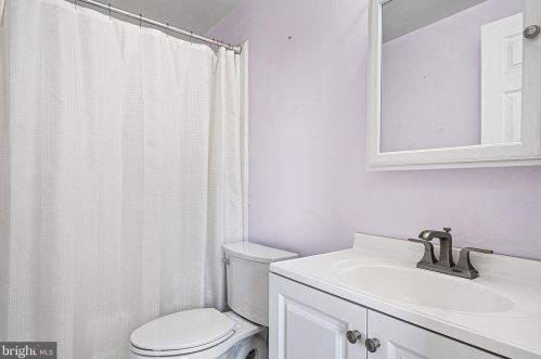 22 Strawbridge Ave, New Castle DE  19720-1501 exterior