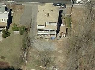 445 Main St, Northampton, NY 11901-2811