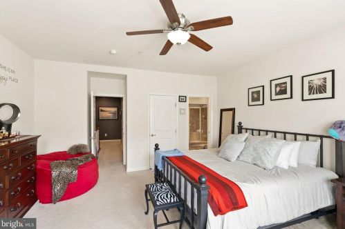 7405 Brunson Cir, Gainesville VA 20155 exterior