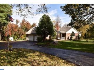3 Sunnyside Rd, Thornton, PA 19373-1018