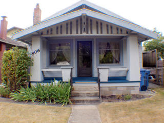 806 Oakes St, Tacoma, WA 98406-7310