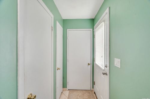 3 Hyanis Ct, Mount Sinai NY  11766-1809 exterior