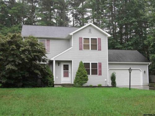 26 Linette Ln, Glens Falls, NY 12804-8839