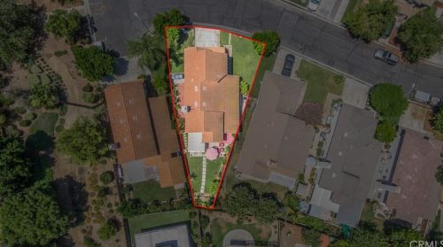 6742 Dove Ln, Riverside CA  92506-5000 exterior