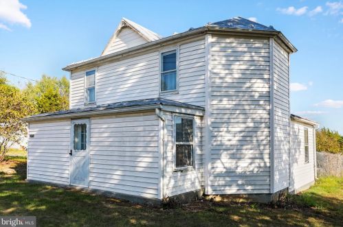 33456 Old Valley Pike, Strasburg VA  22657-3702 exterior