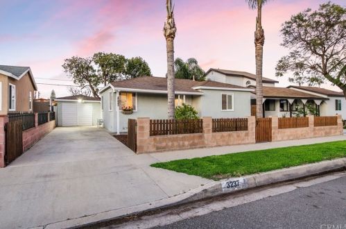 3237 133rd St, Hawthorne, CA 90250-6303