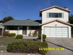 933 Collins Ct, Hayward, CA 94544-5705
