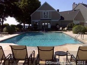 56 Sandpiper Cres, Milford CT  06460-7953 exterior