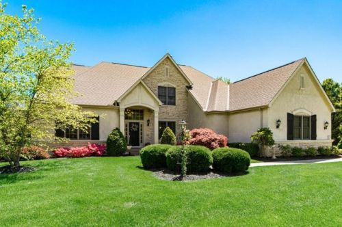 5712 Streamside Dr, Galena, OH 43021-8569