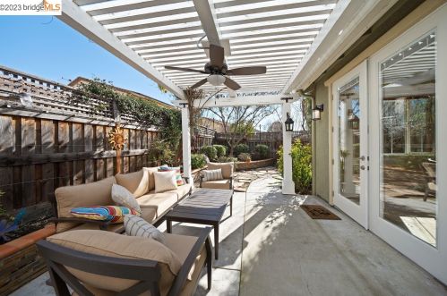 9744 Golden Sky Way, Gilroy CA  95020-9663 exterior