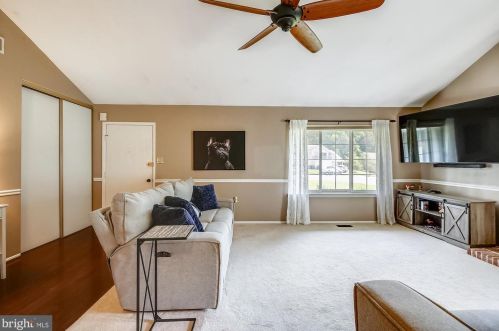 7827 Mulberry Bottom Ln, Springfield VA  22153-2314 exterior