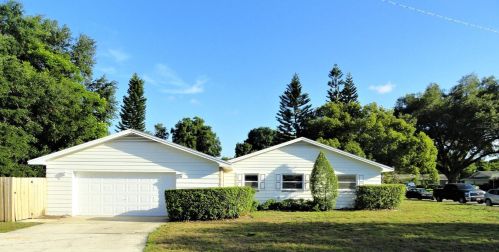 2216 Bradford Ct, Orlando, FL 32806-6466